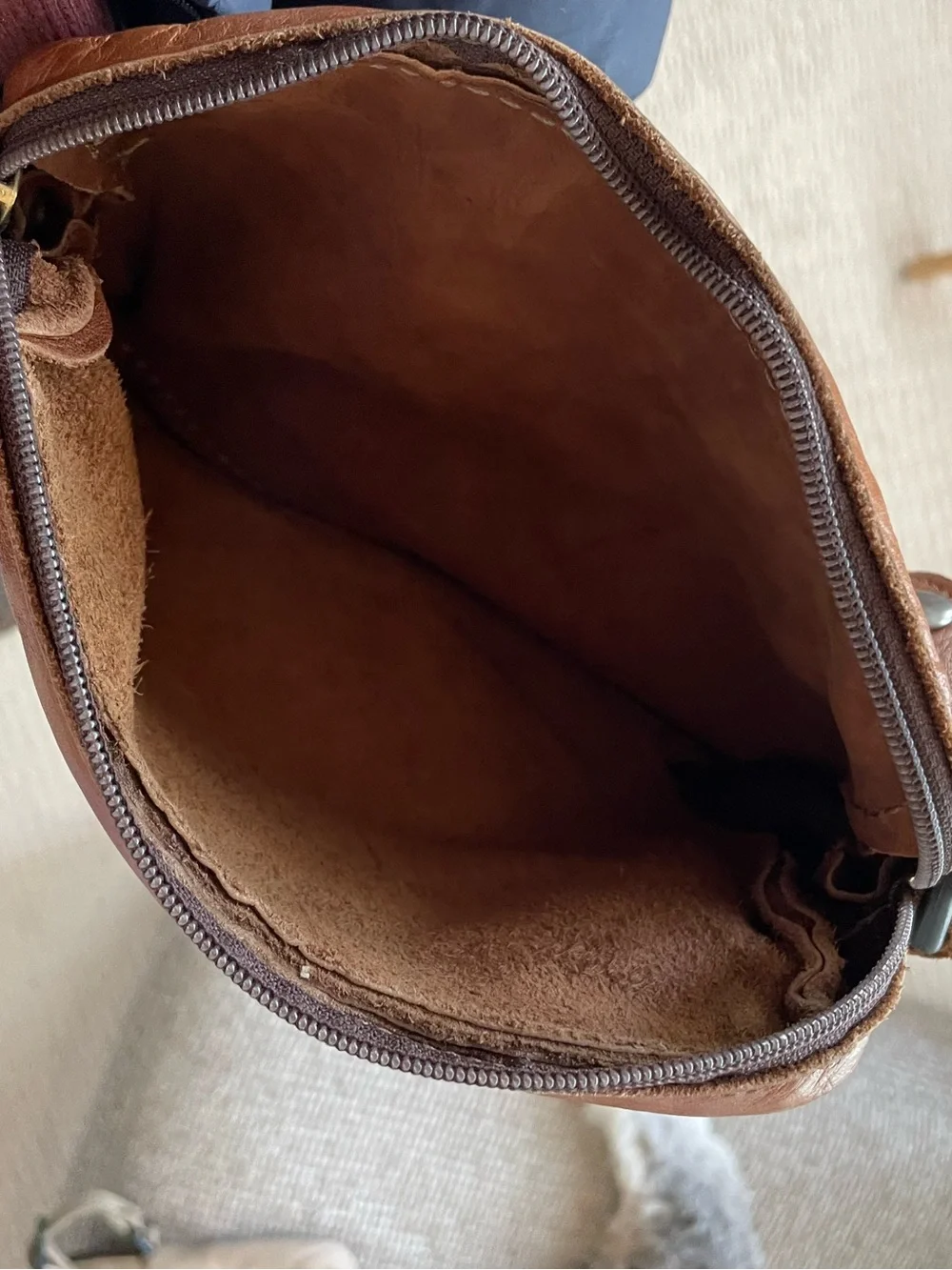Down Home Brown Leather Pouch With Three Compartments and Adjustable Strap - Picture 4 of 8